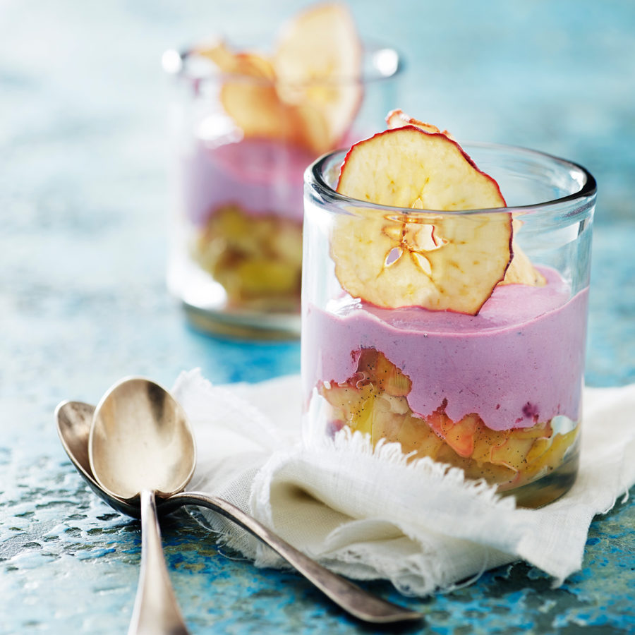 Salakis_Yoghurt_m_solbaersirup_1400x1400px