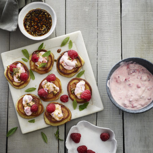 Pannekaker-med-bringebaerkrem_1400x1400px