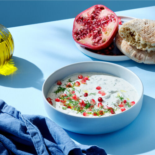 Creamy herb dip with pomegranate_noPack